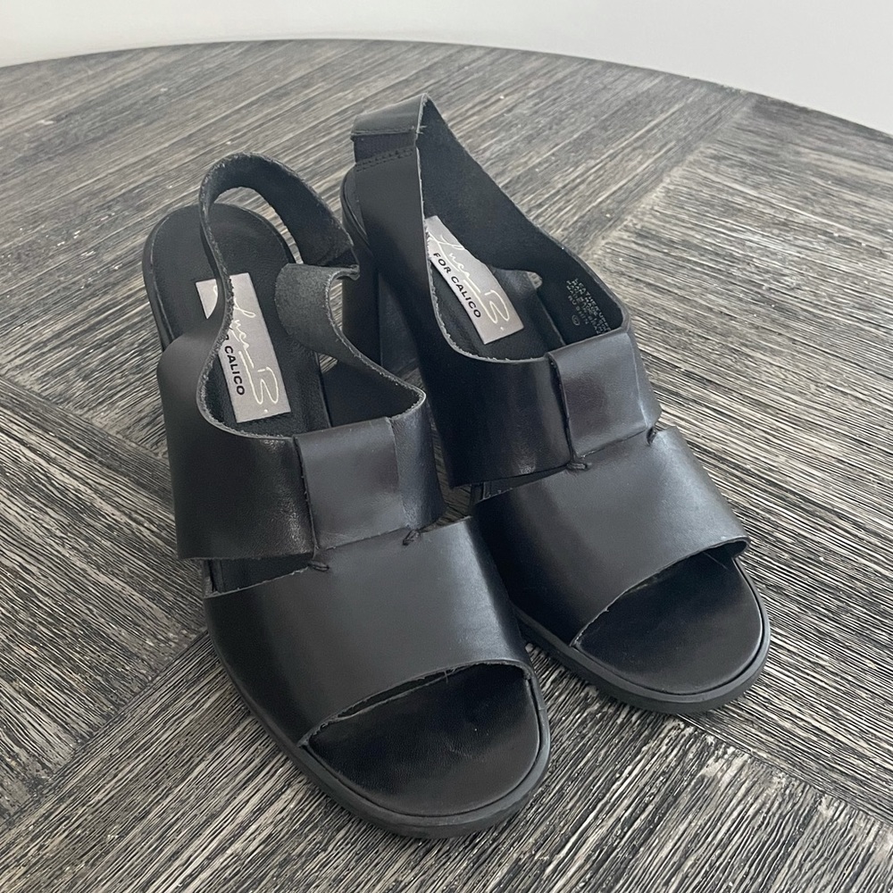 90’s Retro Black block heel